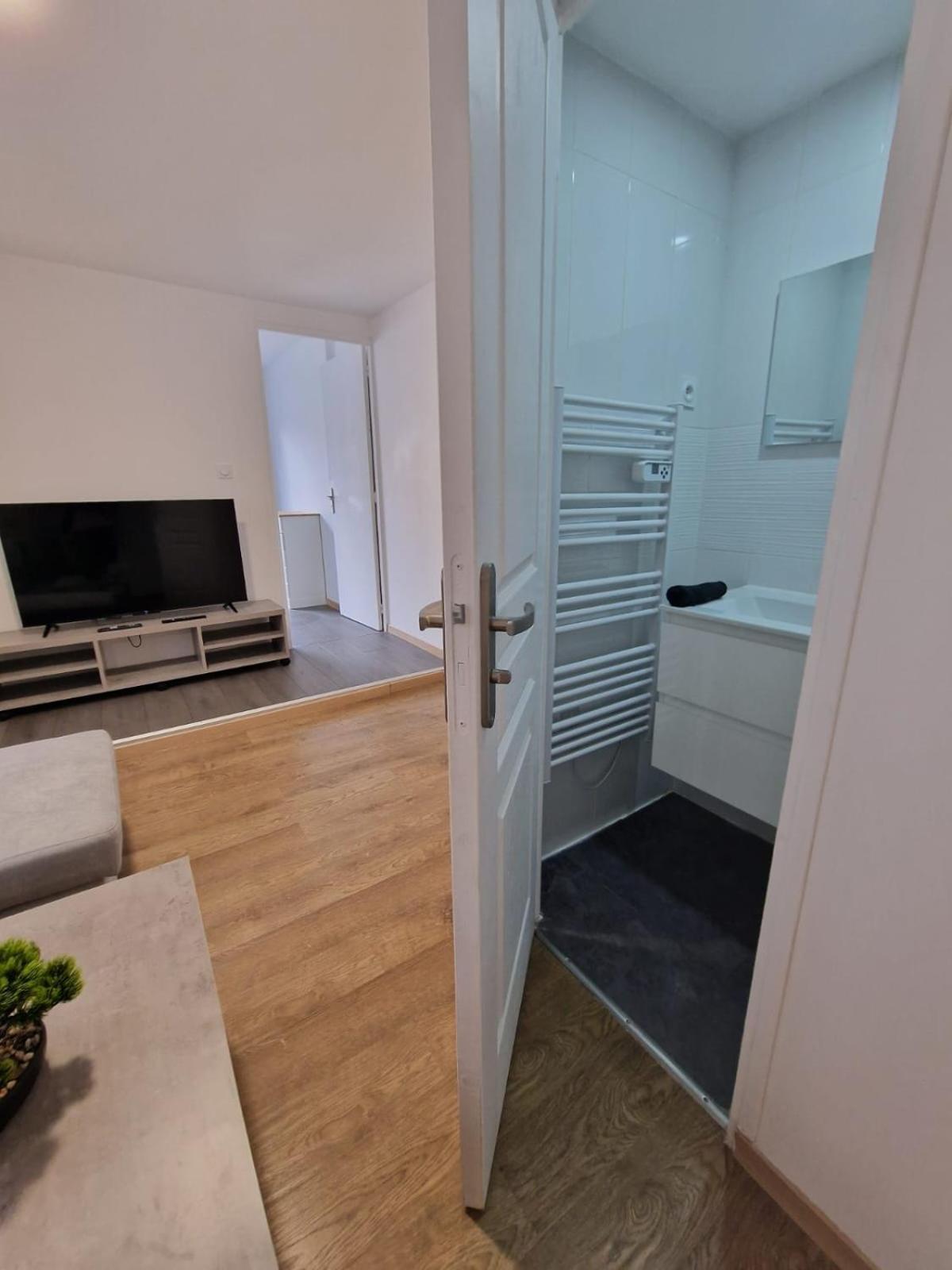 Appartement Hyper Centre Cosy Avec Balcon Châteaudun Exteriér fotografie